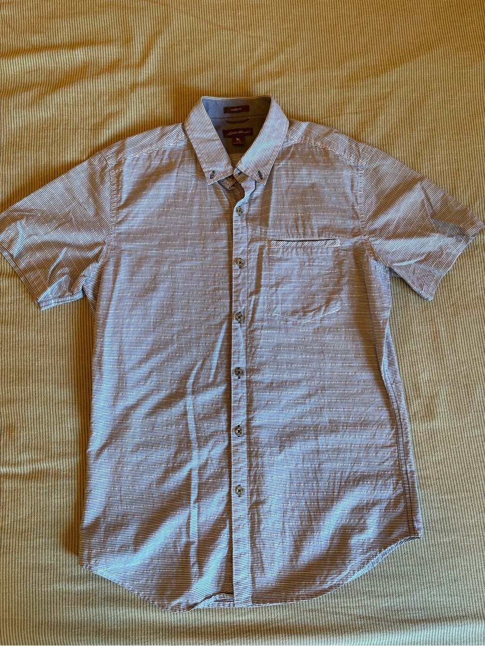 Eddie Bauer Short-Sleeve Casual Men’s Button-Up Shirt